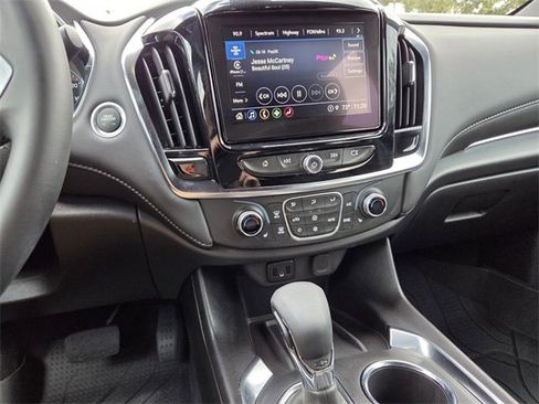 Certified 2024 Chevrolet Traverse LT image 30
