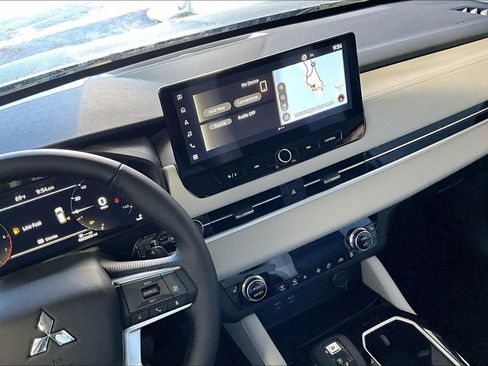 New 2026 Mitsubishi Outlander SE FWD image 7