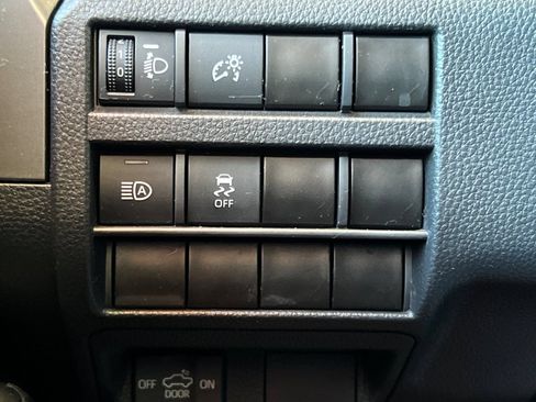 Certified 2024 Toyota Tacoma SR5 AWD/4WD image 32
