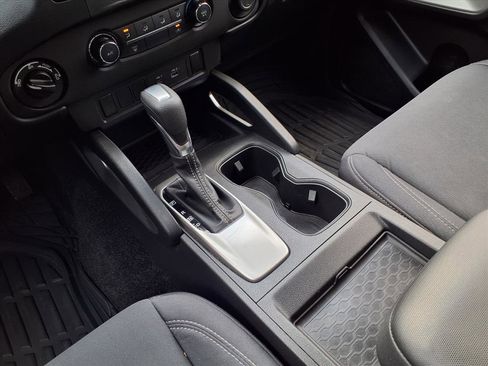 Used 2023 Nissan Frontier SV image 17