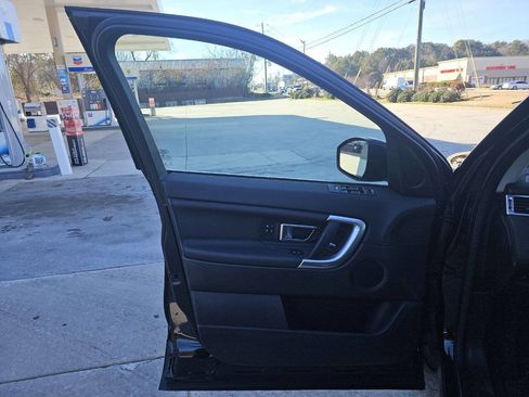 Used 2019 Land Rover Discovery Sport HSE image 21