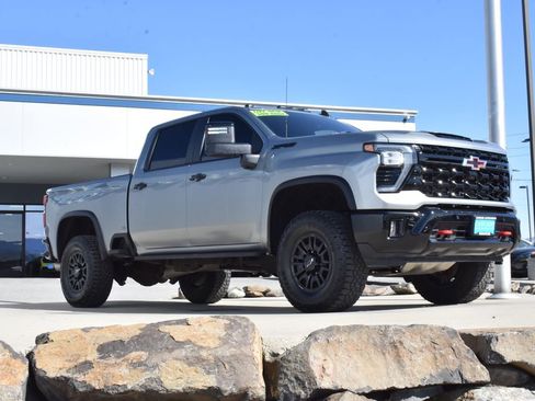 Certified 2025 Chevrolet Silverado 2500 ZR2 w/ Technology Package AWD/4WD image 3