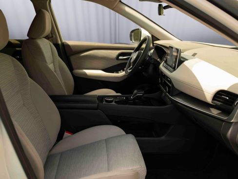 Used 2023 Nissan Rogue SV AWD/4WD image 18