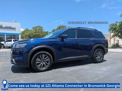 Used 2024 Nissan Pathfinder SV