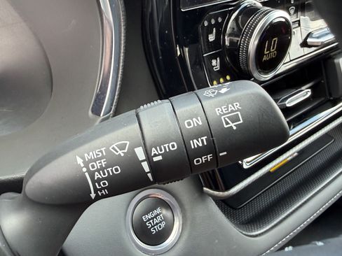 Used 2024 Toyota Highlander Platinum AWD/4WD image 29