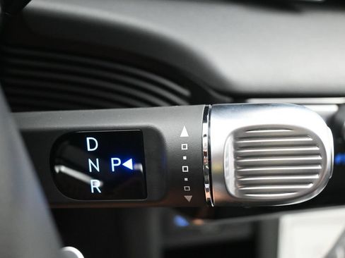 Used 2025 Hyundai Ioniq 5 SE RWD image 19