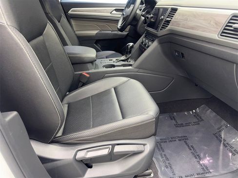Used 2021 Volkswagen Atlas Cross Sport SE image 44
