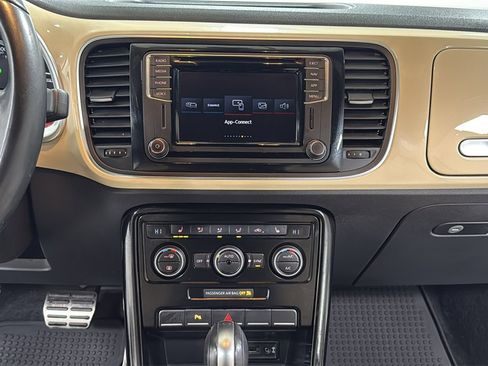 Used 2019 Volkswagen Beetle 2.0T Final Edition SEL image 10