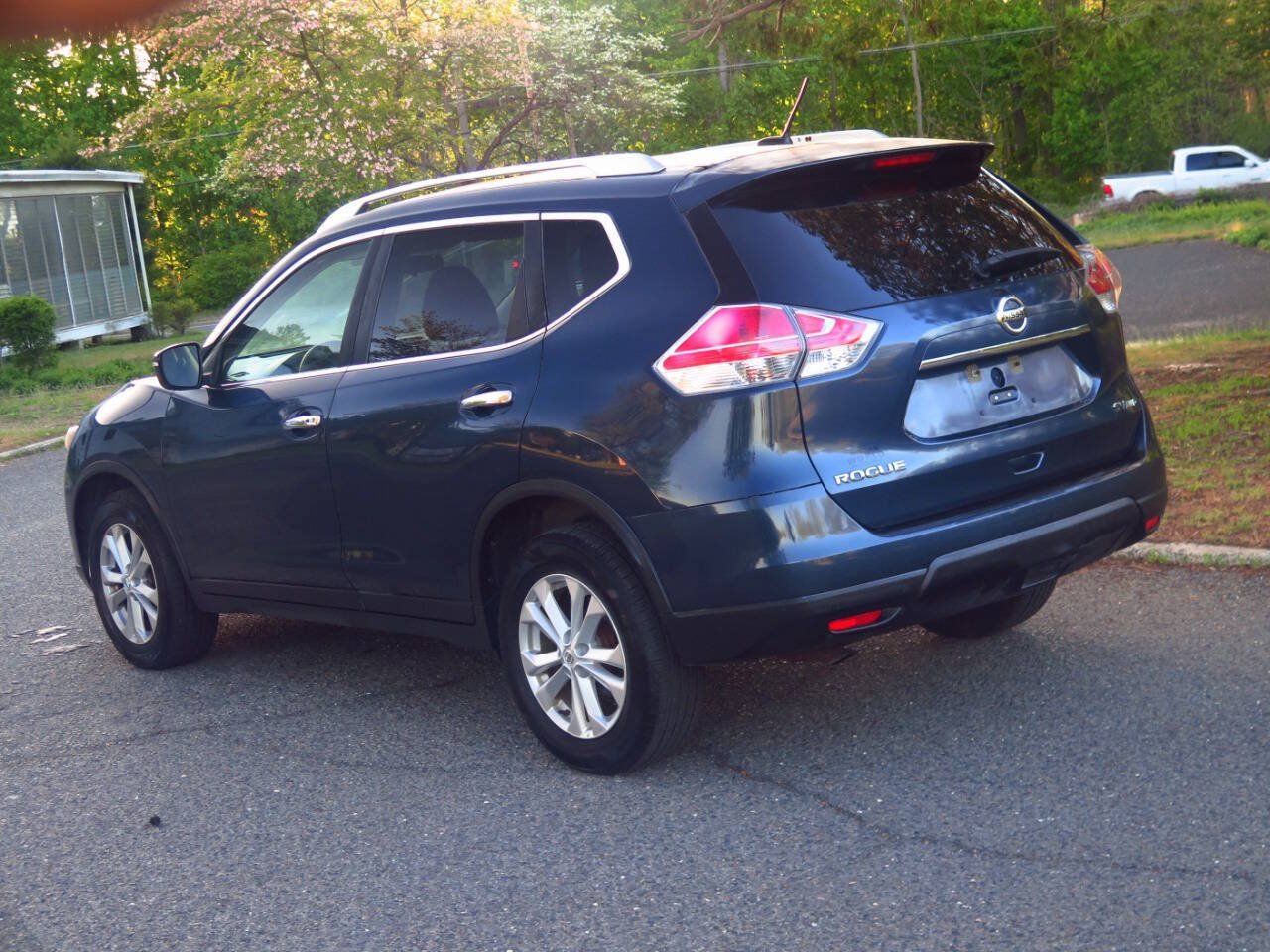 Used 2016 Nissan Rogue SV AWD/4WD image 23