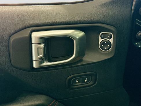 Used 2018 Jeep Wrangler Unlimited Rubicon w/ Dual Top Group image 18