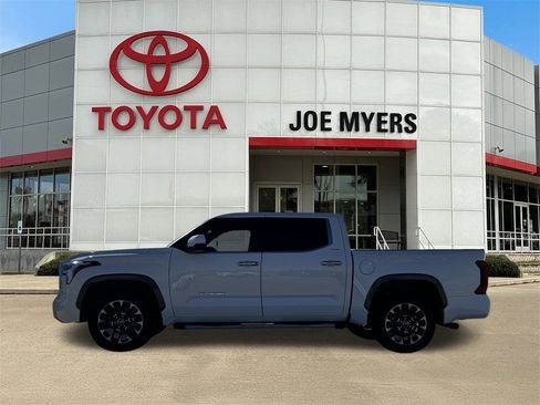 Used 2022 Toyota Tundra Limited image 7