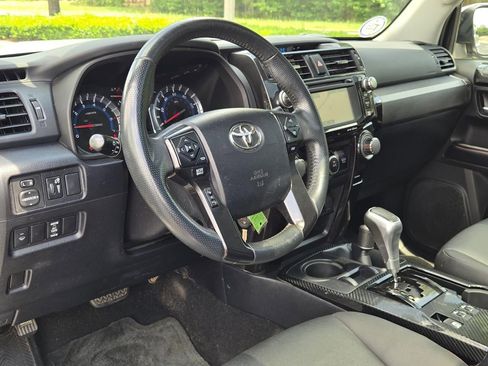Used 2018 Toyota 4Runner TRD Off-Road Premium AWD/4WD image 24