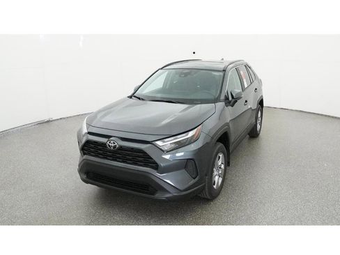 Used 2025 Toyota RAV4 XLE w/ Convenience Package FWD image 16