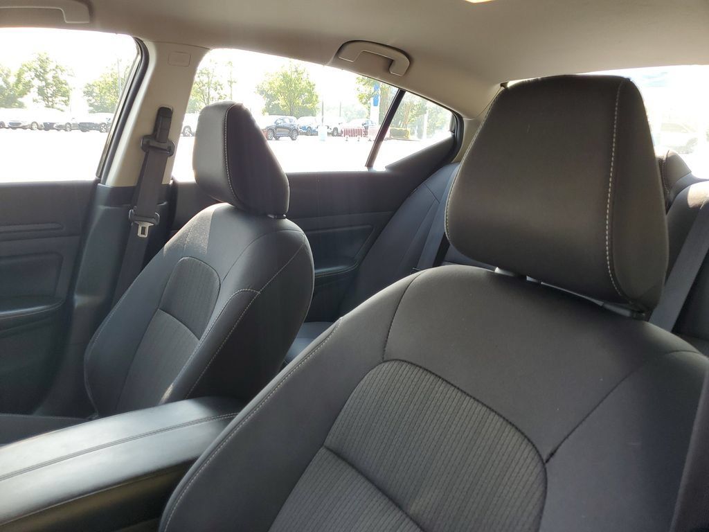 Used 2024 Nissan Altima 2.5 SV FWD image 18