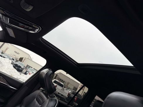 Used 2024 Jeep Grand Cherokee Overland w/ Luxury Tech Group IV image 19