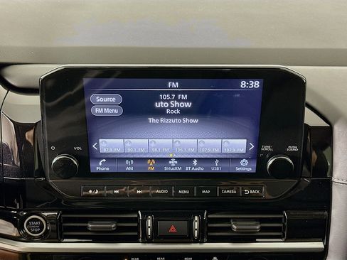 Used 2023 Nissan Pathfinder SL w/ Lighting Package (N92) AWD/4WD image 21