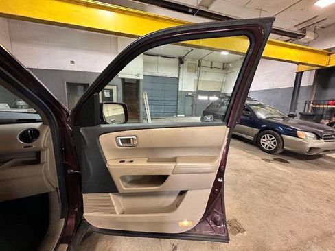 Used 2010 Honda Pilot Touring image 31