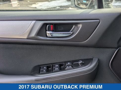 Used 2017 Subaru Outback 2.5i Premium image 12