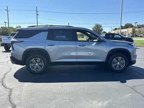 Certified 2024 Chevrolet Traverse LT w/ Trailering Package AWD/4WD image 8