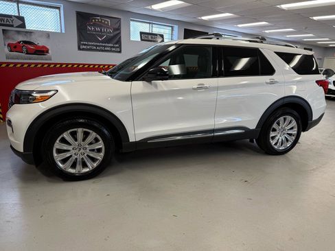 Used 2020 Ford Explorer Limited w/ Class III Trailer Tow Package image 3