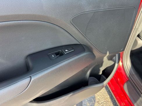 Used 2017 Hyundai Elantra Limited w/ Limited Ultimate Package 05 FWD image 9