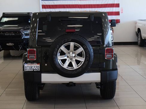 Used 2015 Jeep Wrangler Unlimited Sahara w/ Dual Top Group AWD/4WD image 28