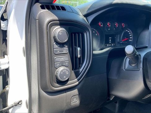 Used 2020 Chevrolet Silverado 1500 Custom w/ Custom Convenience Package AWD/4WD image 24
