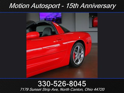 Used 2003 Chevrolet Corvette Coupe w/ Preferred Equipment Group RWD image 42