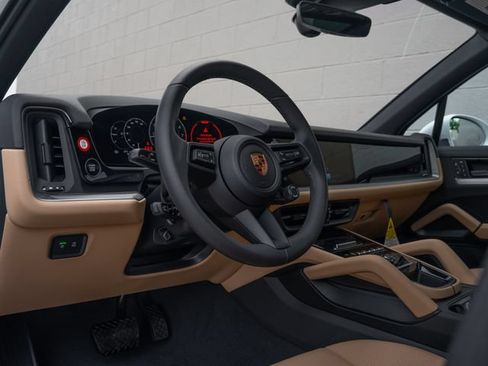 New 2026 Porsche Cayenne AWD/4WD image 4