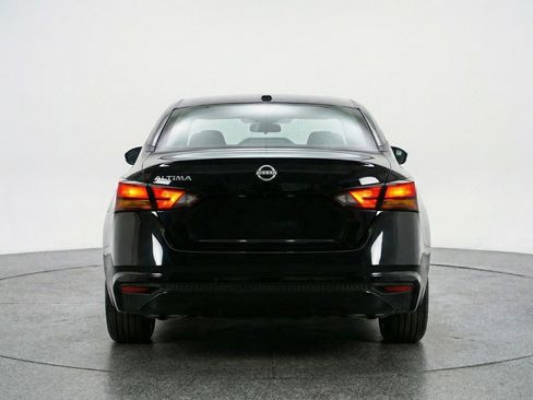 Used 2025 Nissan Altima 2.5 SV image 7