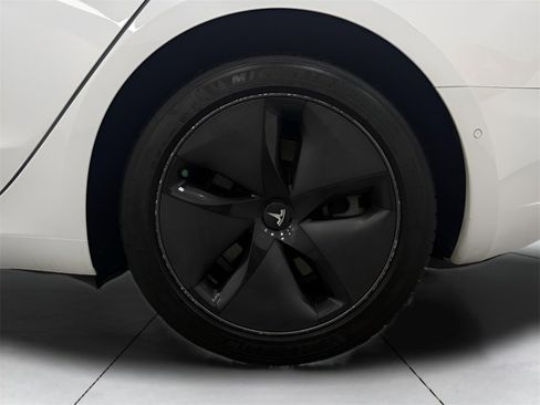 Used 2018 Tesla Model 3 Long Range image 21