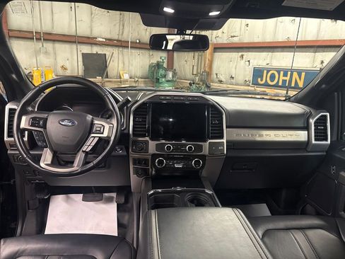 Used 2022 Ford F350 Platinum w/ Tremor Off-Road Package image 13
