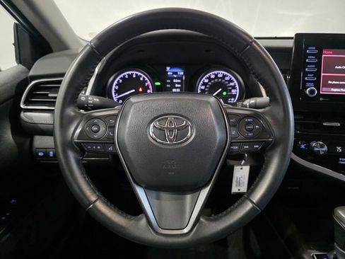 Used 2024 Toyota Camry SE image 16