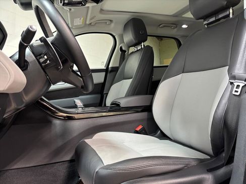 Used 2025 Land Rover Range Rover Velar Dynamic SE image 22