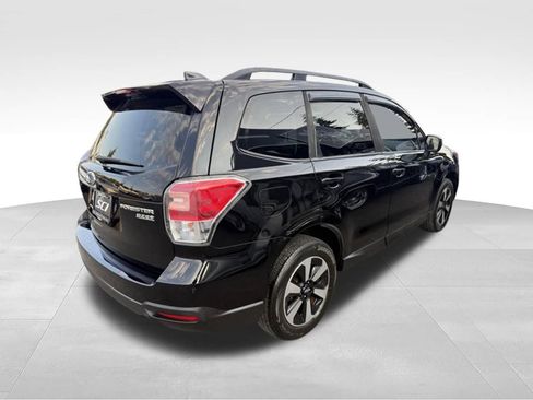 Used 2017 Subaru Forester 2.5i Premium w/ All-Weather Package AWD/4WD image 4