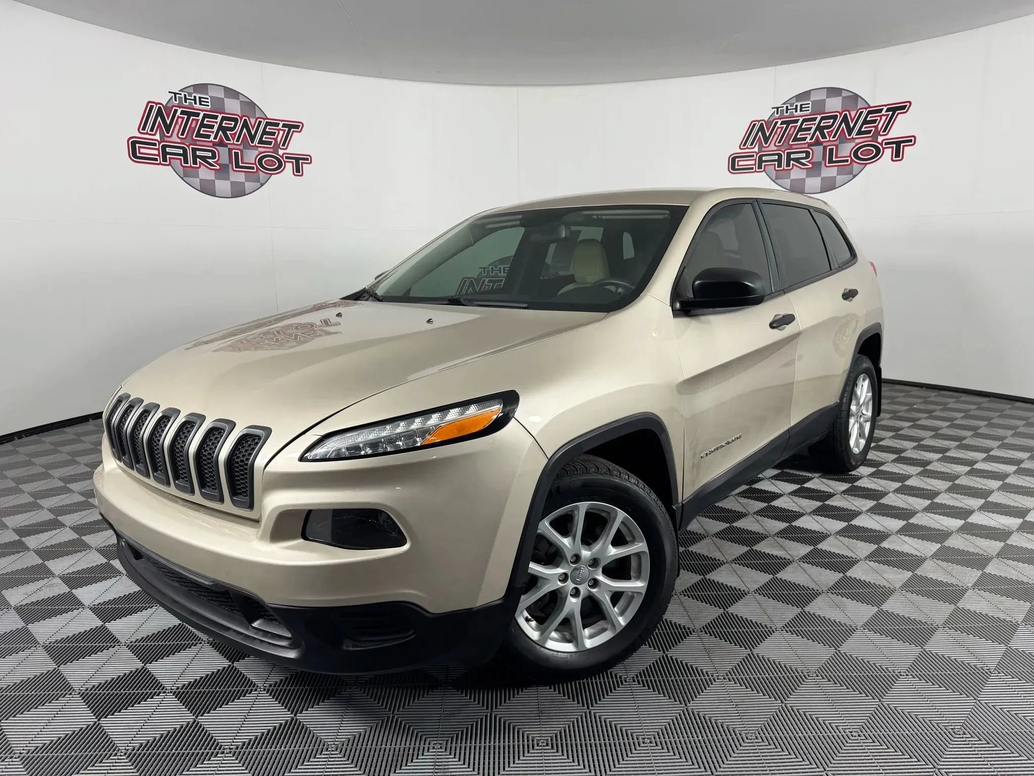 Used 2015 Jeep Cherokee Sport FWD image 1