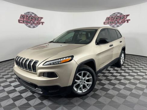 Used 2015 Jeep Cherokee Sport image 1