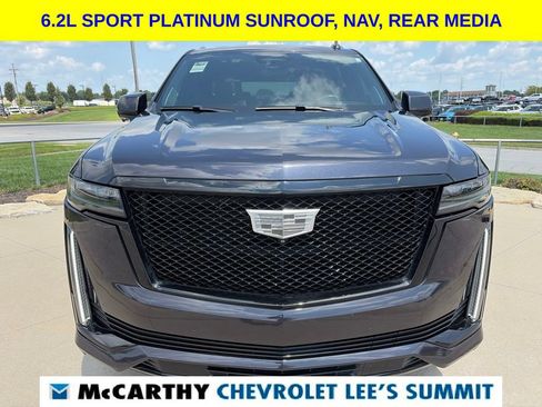 Used 2022 Cadillac Escalade ESV Sport Platinum w/ LPO, ONYX Package AWD/4WD image 3