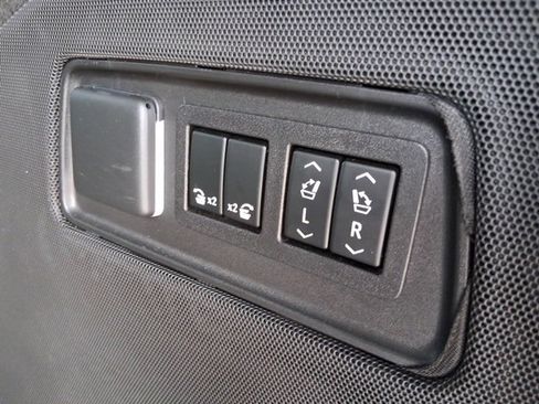 Used 2022 Cadillac Escalade Sport w/ Touring Package image 7