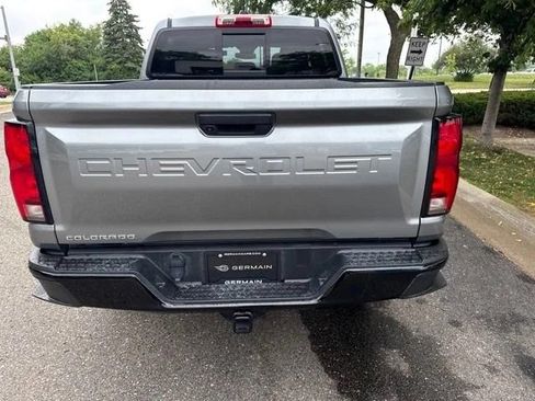 Used 2023 Chevrolet Colorado Z71 w/ Advanced Trailering Package AWD/4WD image 10