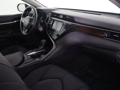Used 2019 Toyota Camry LE image 24