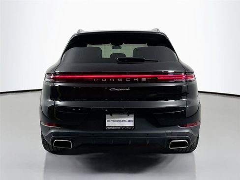 Certified 2025 Porsche Cayenne AWD/4WD image 6