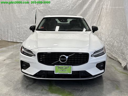 Used 2021 Volvo S60 T5 Momentum image 19