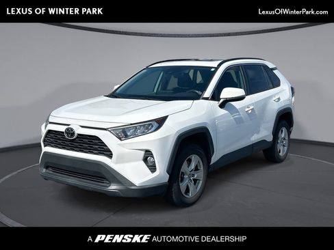 Used 2021 Toyota RAV4 XLE w/ Convenience Package FWD image 1