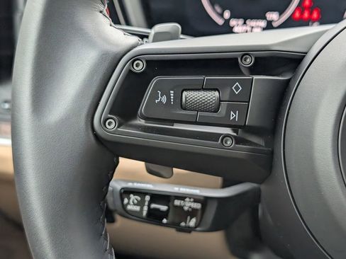 Certified 2025 Porsche Cayenne image 22