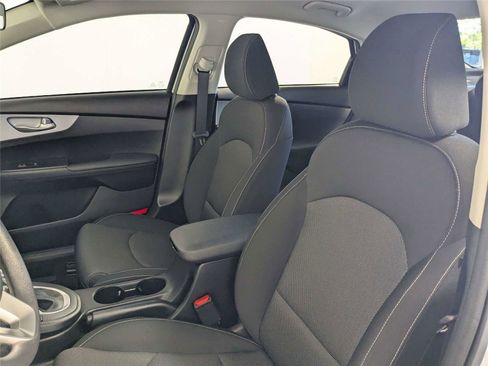 Used 2024 Kia Forte LXS w/ LXS Technology Package FWD image 10
