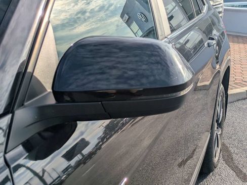 Certified 2022 Volkswagen Atlas Cross Sport SE FWD image 13