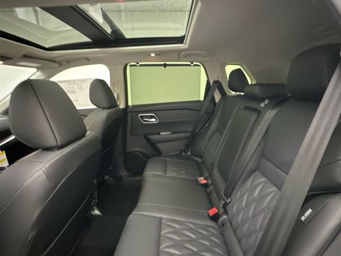 New 2026 Nissan Rogue Platinum w/ Platinum Premium Package AWD/4WD image 10