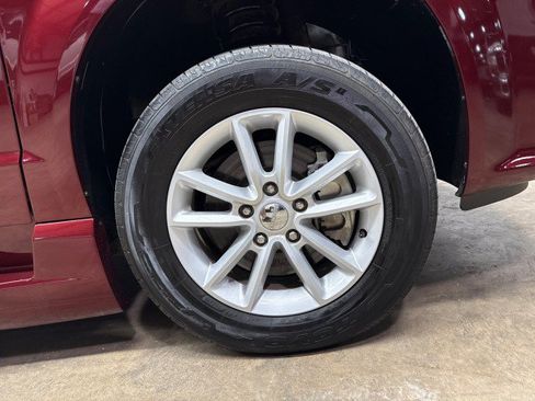 Used 2019 Dodge Grand Caravan SXT FWD image 47