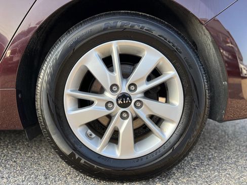 Used 2016 Kia Optima LX image 40